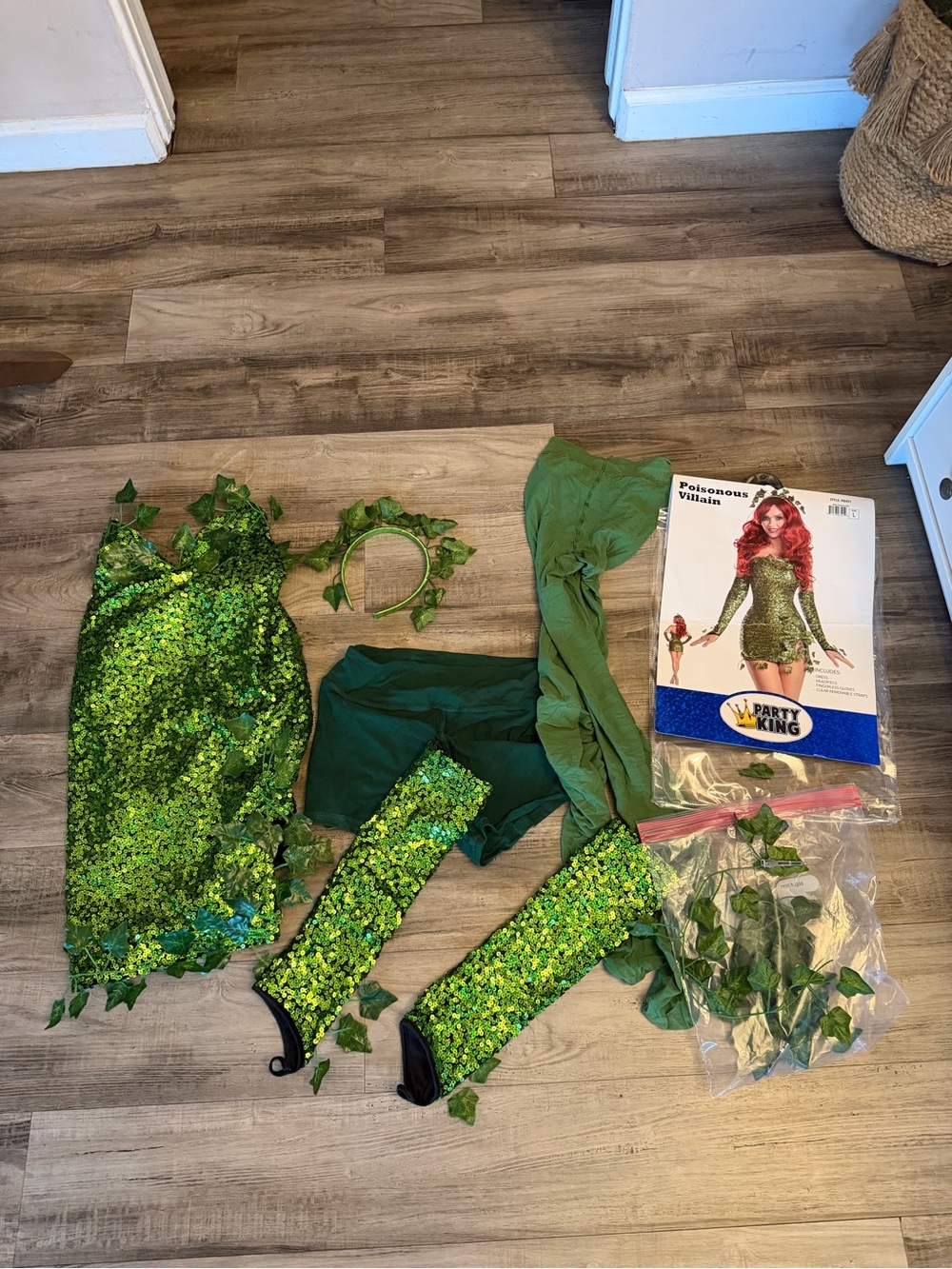Party King Poisonous Villain Ivy Costume Green Sequin Dress Gloves Large PK451